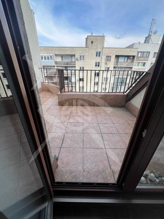 Дава се под наем Тристаен апартамент в София, Оборище - 120 кв.м за 1097.01 € - Снимка #8