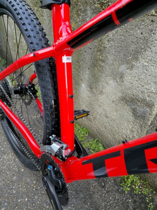 Trek Marlin 6 29 цола М размер 2х8 скорости Като нов заключване вилка