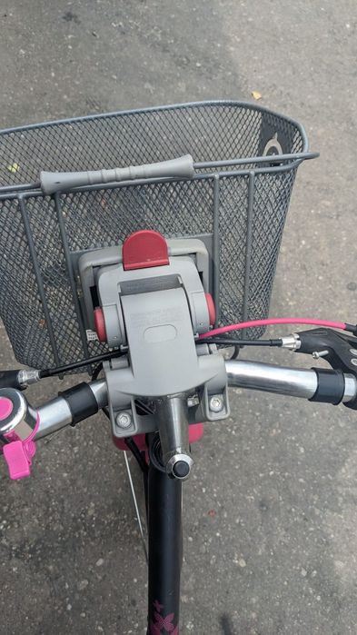 Bicicleta fete roz cu cos