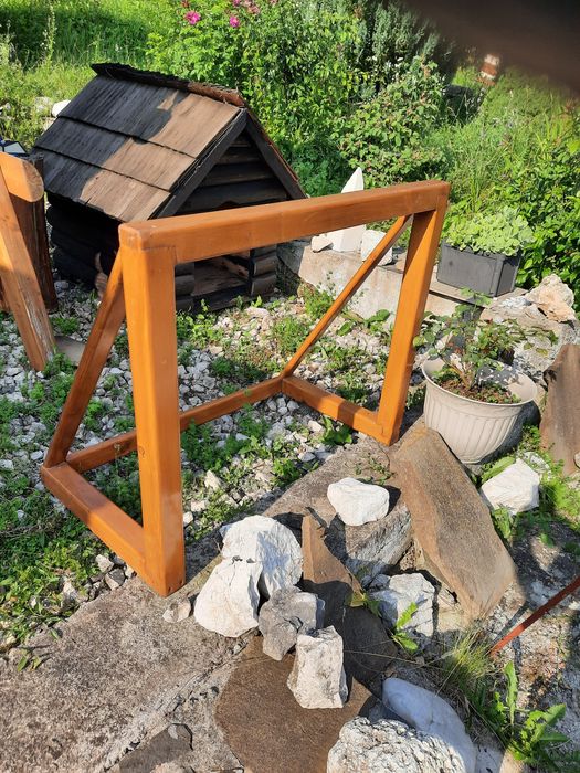 Porti de fotbal si obiecte rustice