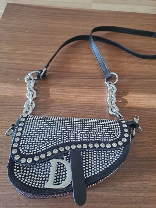 Дамска чантичка.