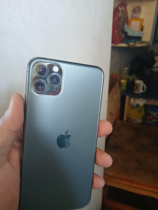 iphone 11 pro max -256 g  ideal hoglatda