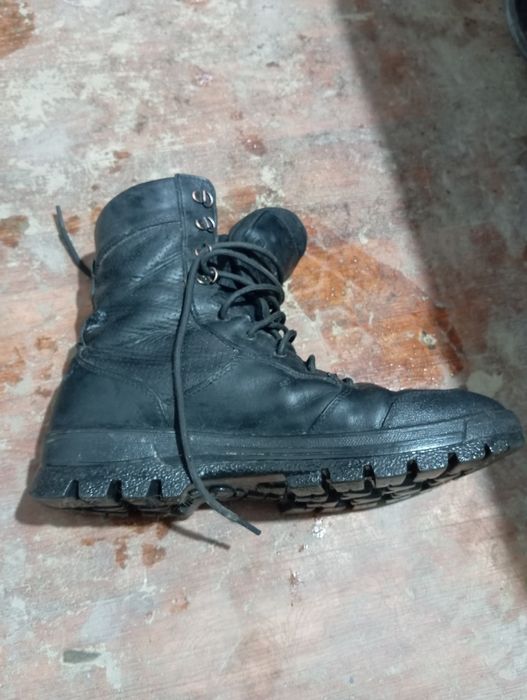 Продам кожаные берцы bizon