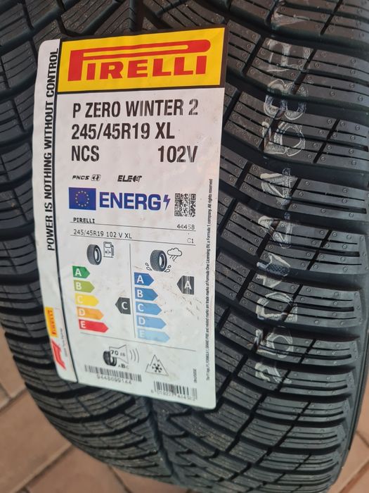 Vand 4 cauciucuri NOI  PIRELI  245/45/19 și 2 buc HANKOK  235/55/19  N