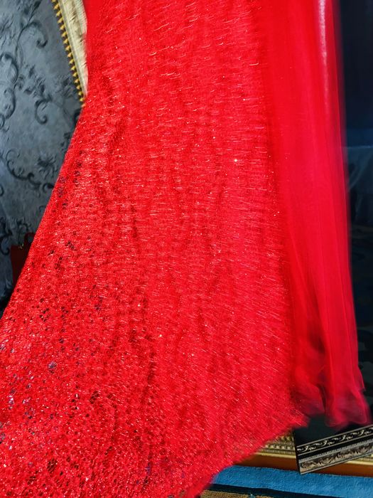 Нарядный платья. ..