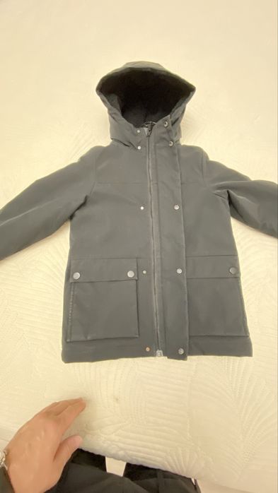 Продам детскую куртку.