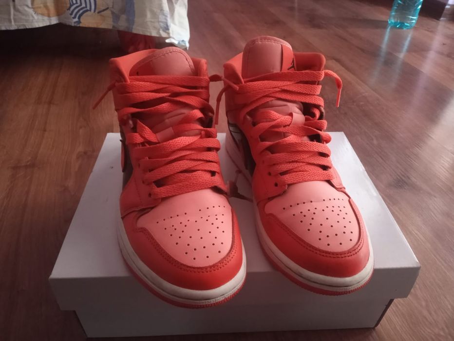 Jordan 1 mid crimson bliss/rush orange pourpre bliss/orange intense