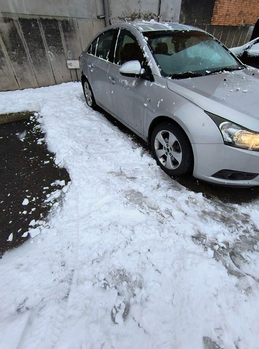 Vând Chevrolet Cruze XL