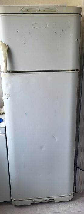 Холодильник Бирюса