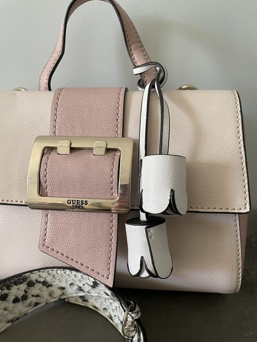 Оригинална чанта Guess