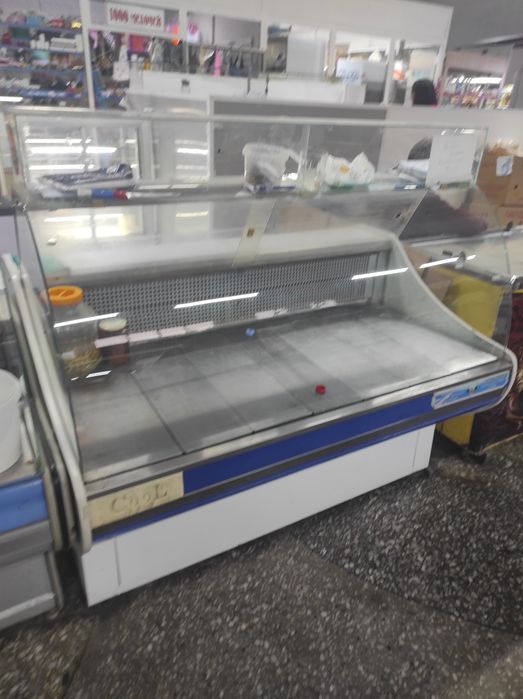 Продам витринные холодильники