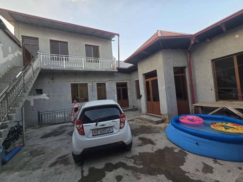 Вакзал Парсезда 2 этажли ховли зўдлик билан Сотилади