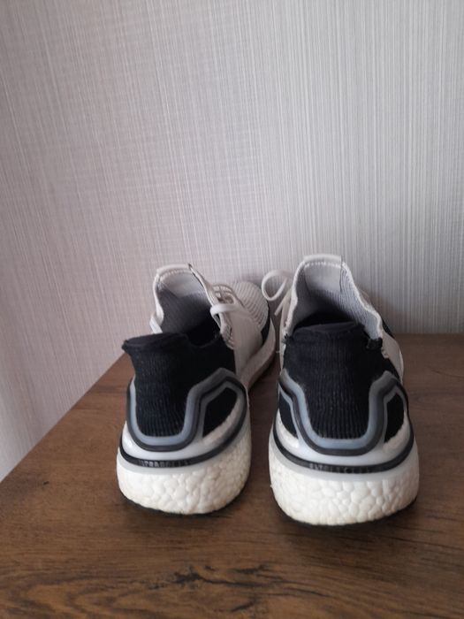 Adidas Ultra Boost 19 маратонки 47 номер.