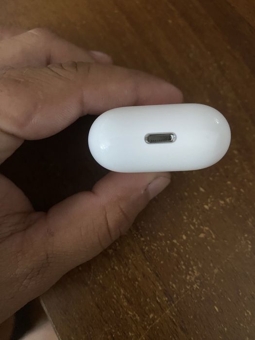 Apple AirPods 2