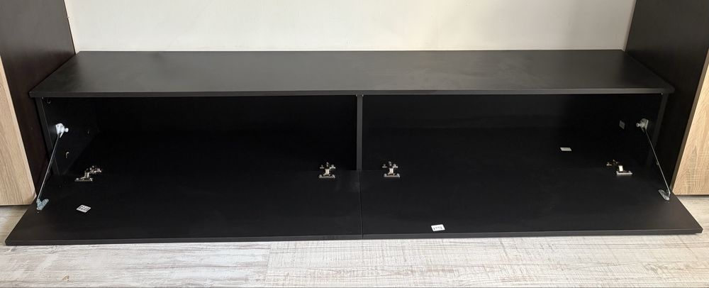 Comoda TV cu spatiu depozitare + 2 mese de sticla