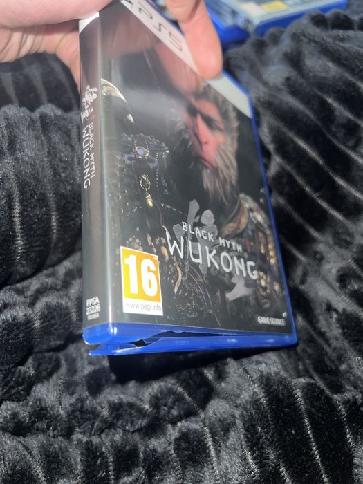Black Myth Wukong за PS5 със счупена кутия в долната част