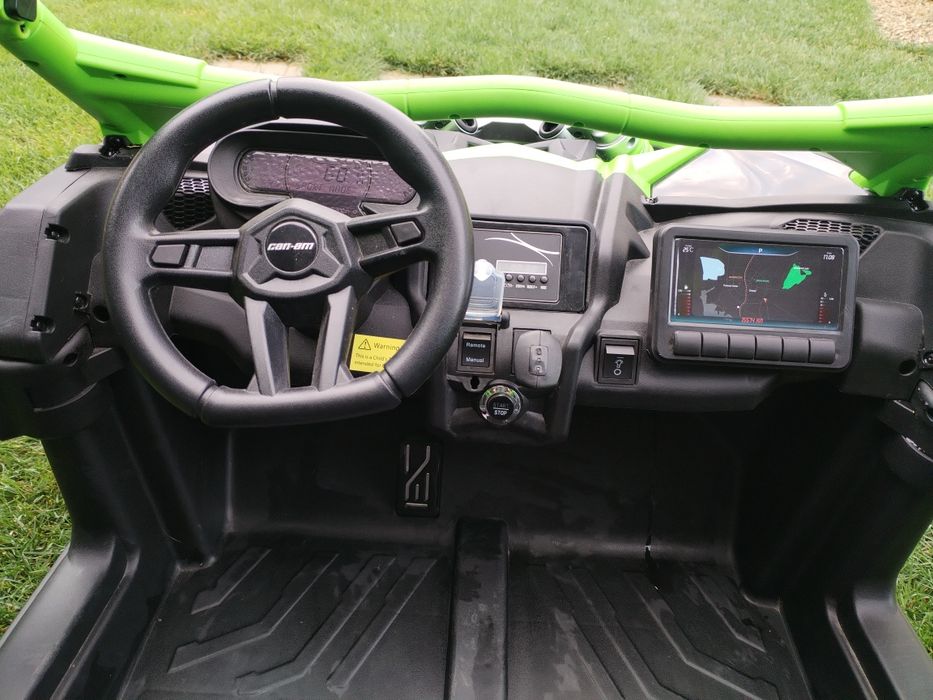 Mașinuță UTV Electric Premier 4*4 Can-Am Maverick Power RC