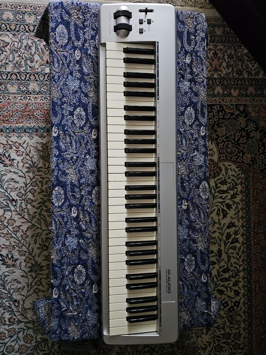 M-Audio MIDI 61 клавиши электро пианино