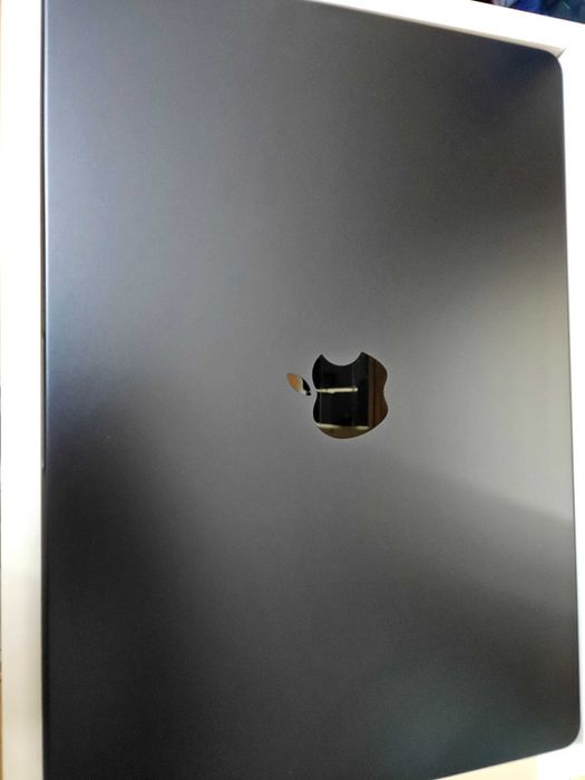 Macbook Air 2025 15-inch 0sec 0min la cutie!