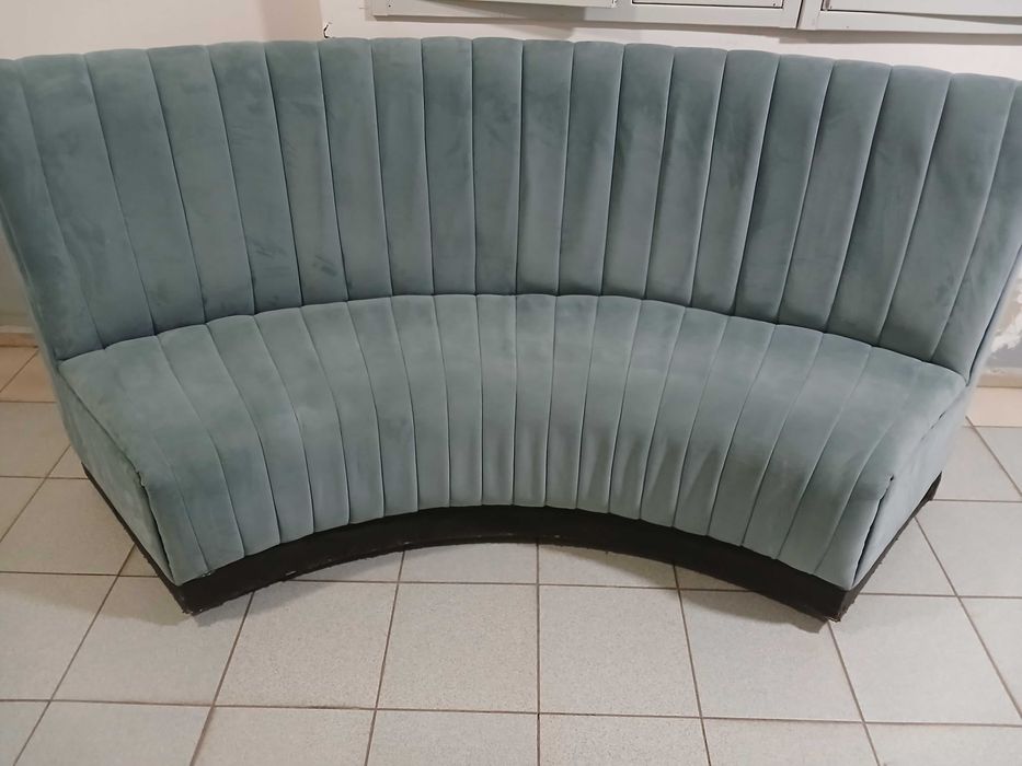 Диван. Отдам даром.  Небольшого размера, не раскладывается