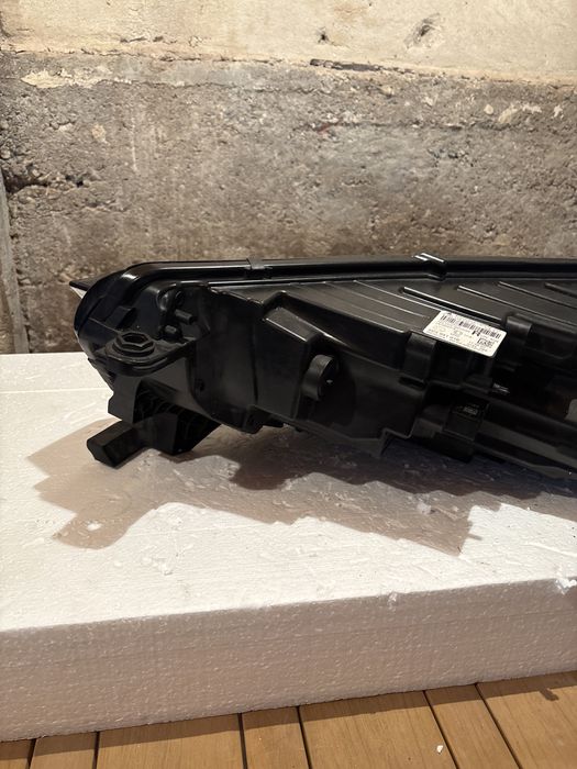 Десен фар Skoda Octavia 4