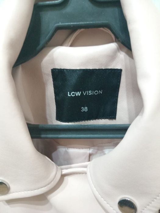 Кожаная куртка розовая