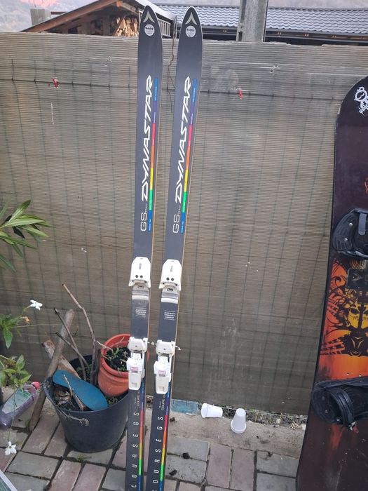 Skiuri atomic si rossignol