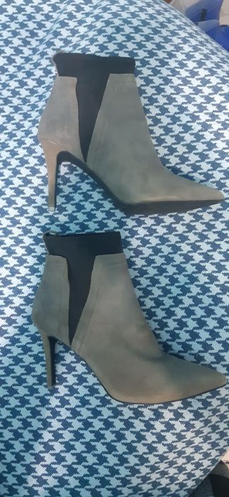 Ботинки челси на шпильке 42р