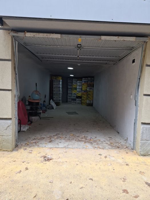 Дава се под наем Гараж / Паркомясто в Пазарджик, Запад - 40 кв.м за 90 € - Снимка #2