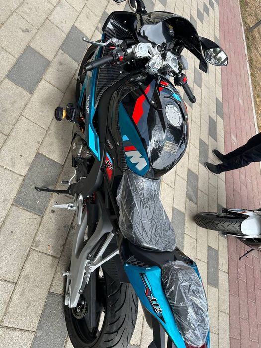 BMW M 1000 RR 6oy kafoloti bilan