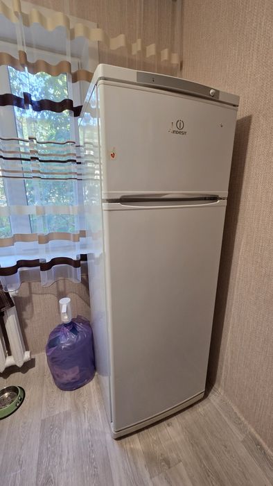 Холодильник Indesit ST167.028
