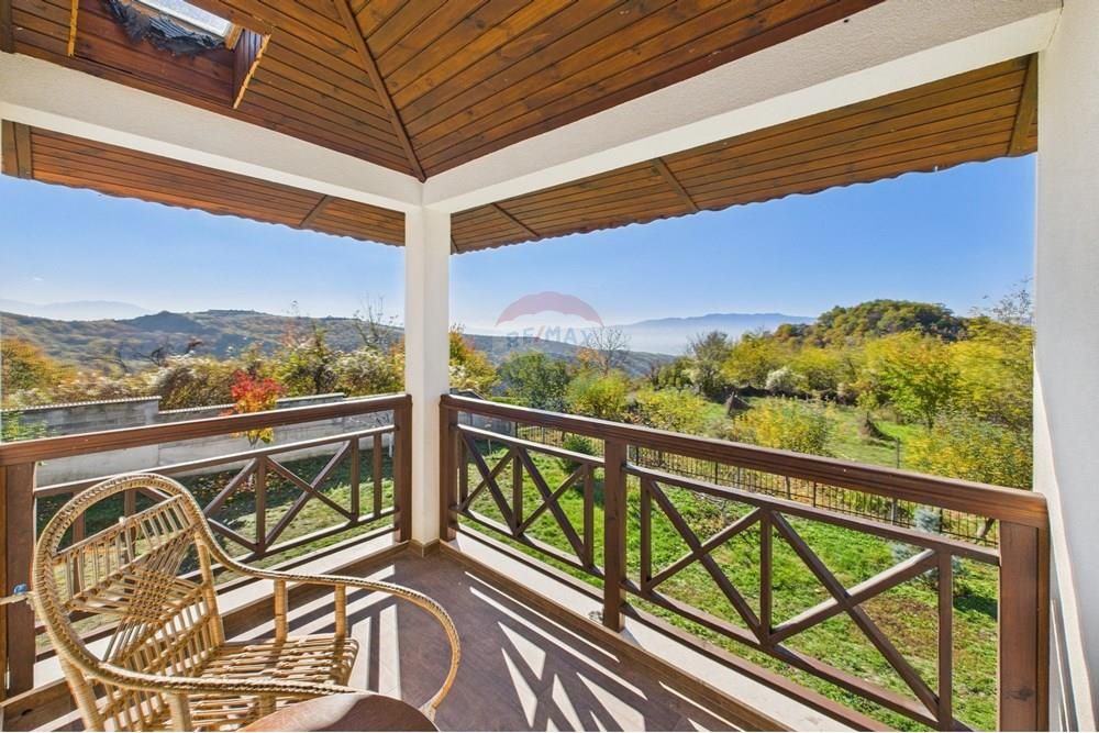 Къща на село близо до гр.Сандански