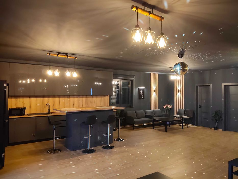 Casa de petreceri, vila de inchiriat pentru evenimente private