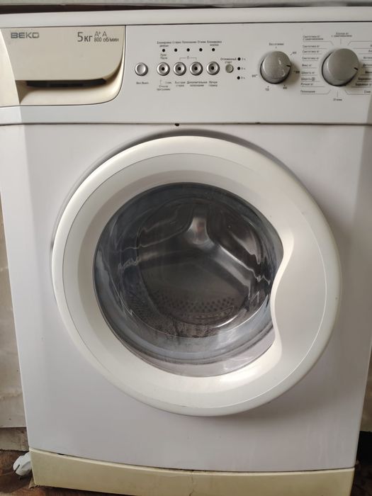 Продам диван, кровать, стойку