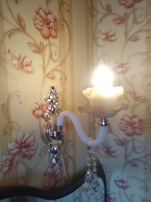 Продам настенный светильник