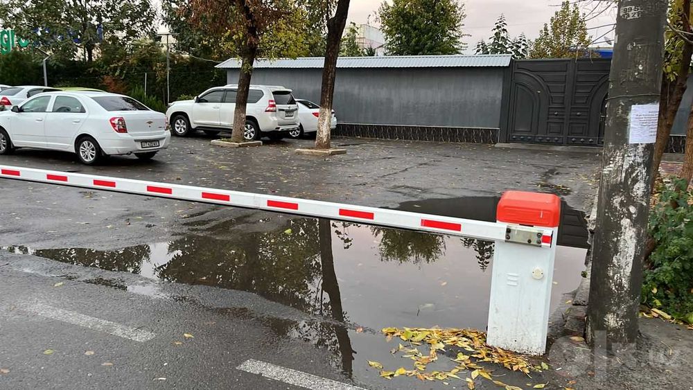 Завод  28 соток на 1-й линии м. С. Рахимова