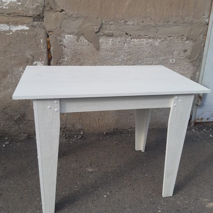 Продам кухонный стол