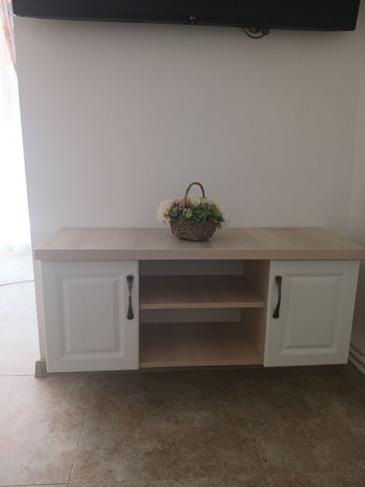 Vând mobilier și colțar