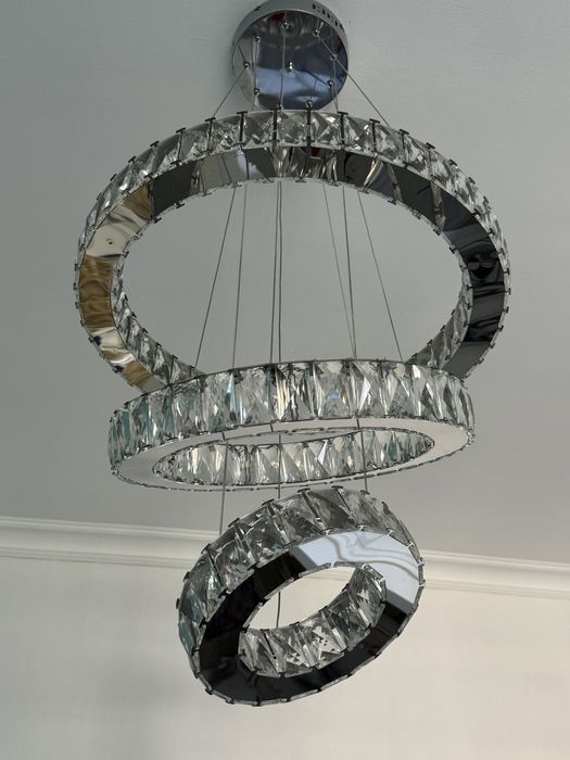 Люстра. Кольца регулируются