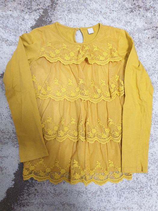 Bluze marca Tu, 10 ani, impecabile, 35 lei bucata