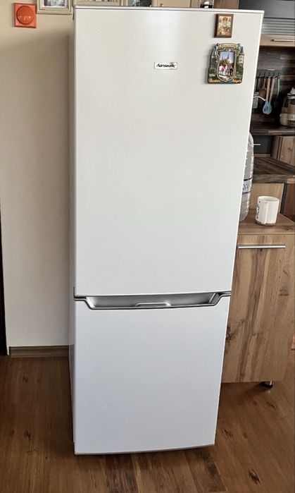 Хладилник с фризер/ намаление за празниците на 130€