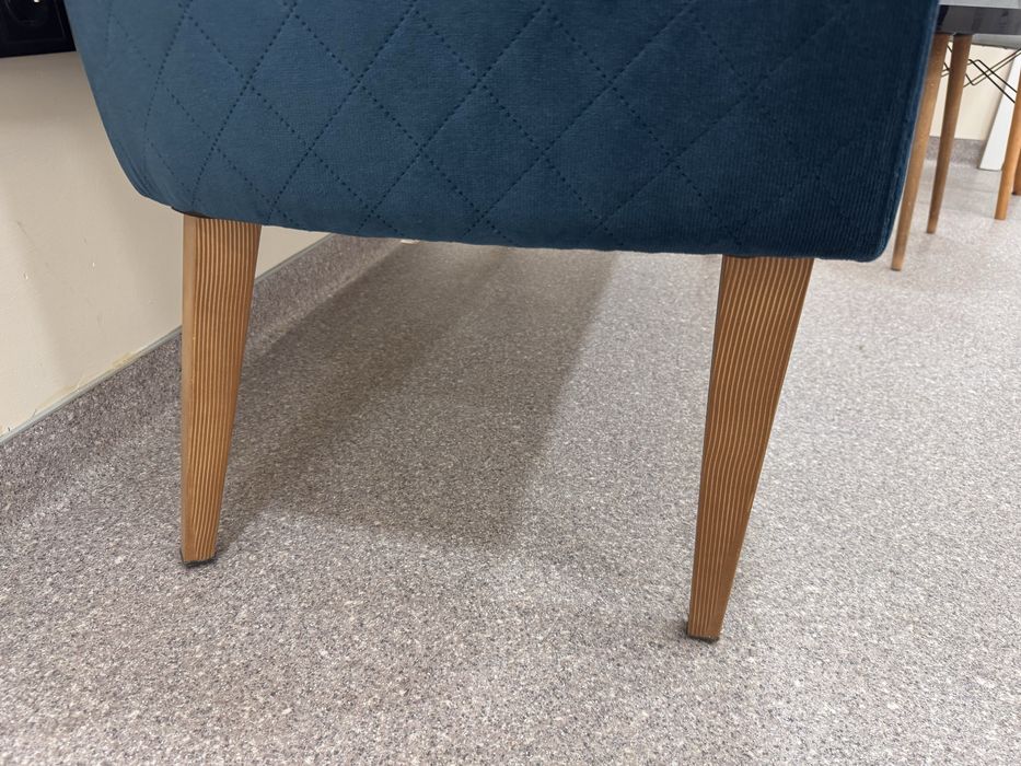 Продам стулья и диван