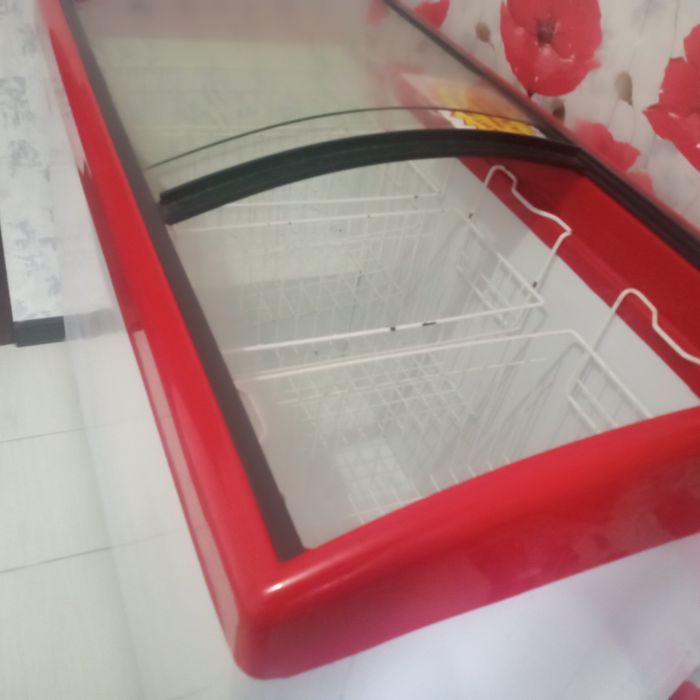Продам морозильную камеру