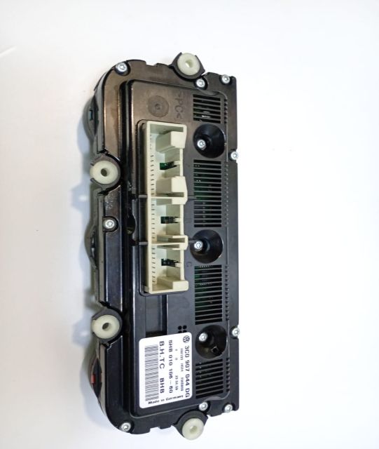 Panou climatronic 3C0907044DG Volkswagen VW Passat B6
