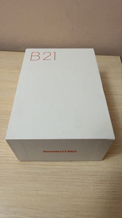 Niimbot B21 - термопринтер для печати наклеек