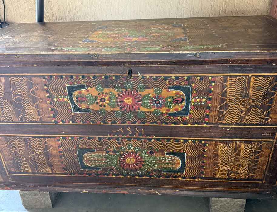 Vând ladă de zestre din 1931