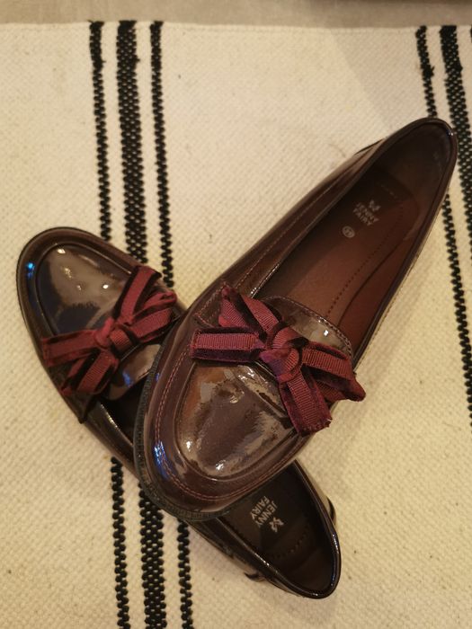 3 чифта пантофи, тип Кларк