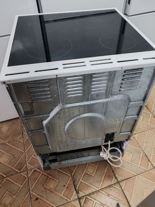 Свободно стояща печка с керамичен плот Gorenje с 2 години Гаранция!
