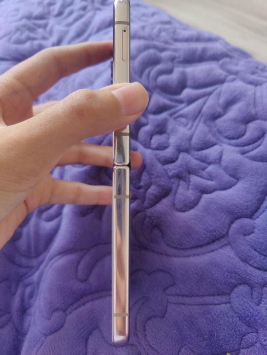 Продаю Samsung Z Flip 4
