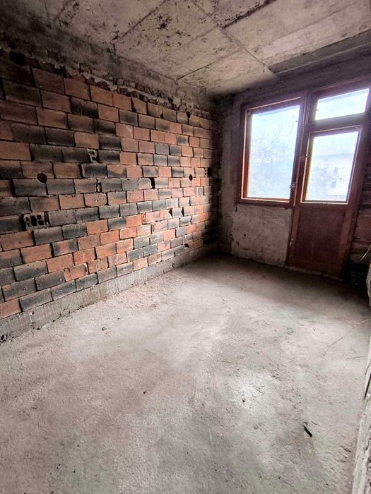 Продавам масивна къща в гр. Перник кв. Нов Драгановец